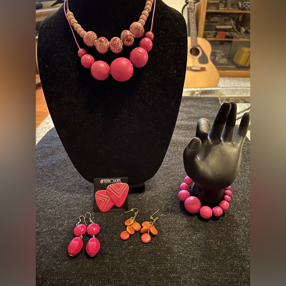 Pink and Magenta Fashion Jewelry Lot, 9 pieces